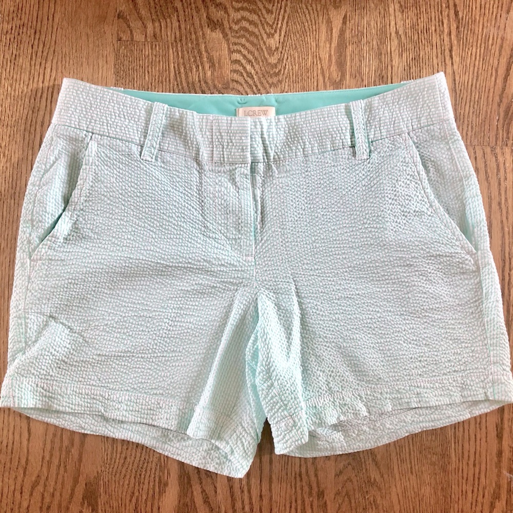 Women’s size 2 J. Crew light green seersucker shorts.